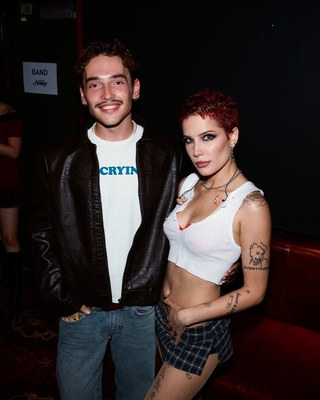 © instagram.com/christopher_grave
