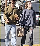 Filename=halsey-wearing-tswift-with-avan-jogia03.jpg
Filesize=290KiB
Dimensions=817x1222
Date added=Jan 08, 2024 halsey-wearing-tswift-with-avan-jogia03.jpg