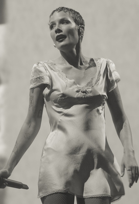 © x.com/tiiamarian_
