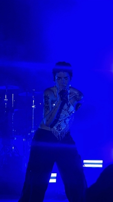 © x.com/_theerikaruiz
