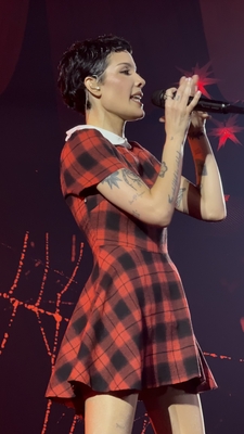 © x.com/SelsGraceful
