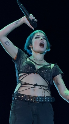 © x.com/badlandsgirls
