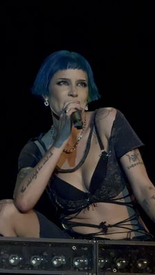 © x.com/badlandsgirls
