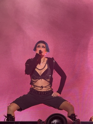 © x.com/badlandsgirls
