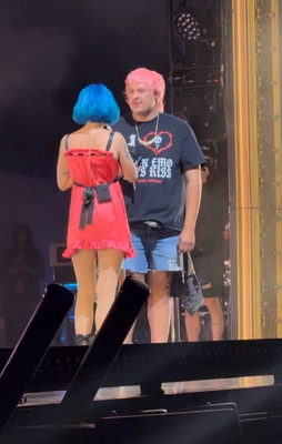 © x.com/withlovejohana
