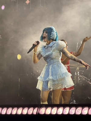 © x.com/hailseybaby
