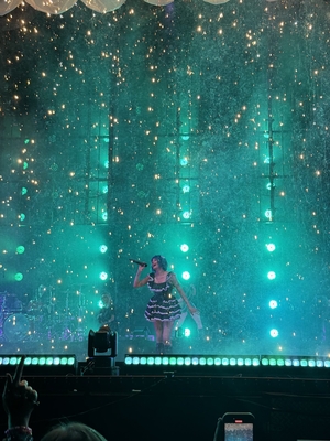 © x.com/camibleu1111
