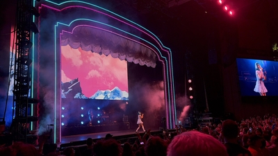 © x.com/manicemilie
