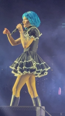 © x.com/withlovejohana
