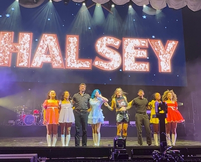 © x.com/withlovejohana
