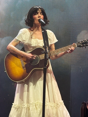 © x.com/withlovejohana
