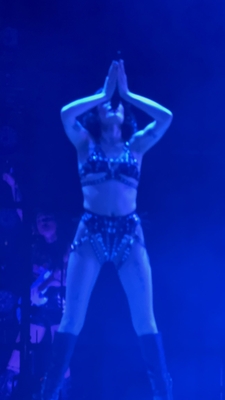 © x.com/withlovejohana
