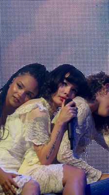 © x.com/MakennasPhoto
