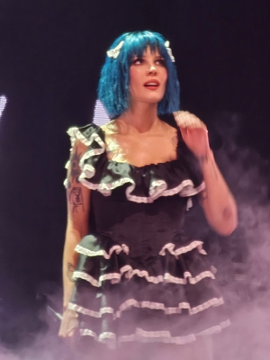 © x.com/93angelonfire
