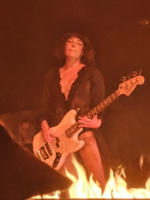 © x.com/93angelonfire
