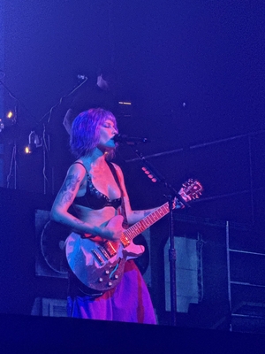 © x.com/HannahMaeLois
