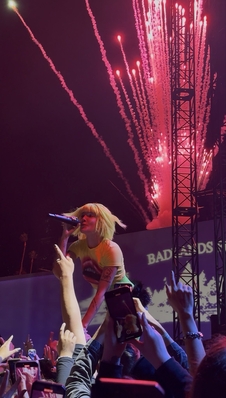 © x.com/hellinacassket
