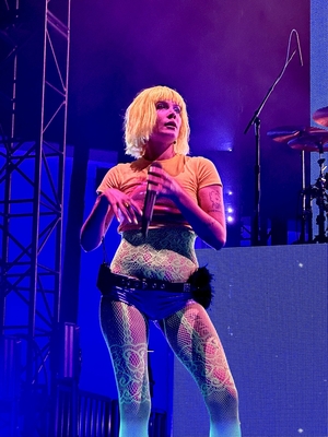 © x.com/halseybabygirl
