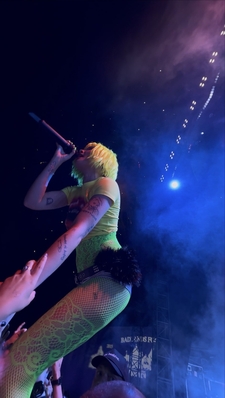 © x.com/lonelythemuse
