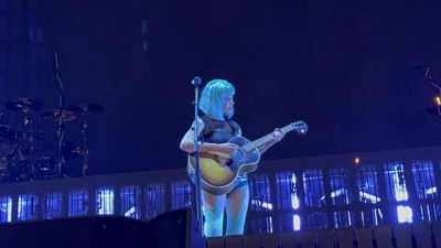 © x.com/fluorescentsnjh
