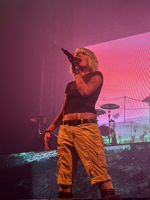 © x.com/maniclonelymuse
