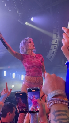 © x.com/@back2badlands
