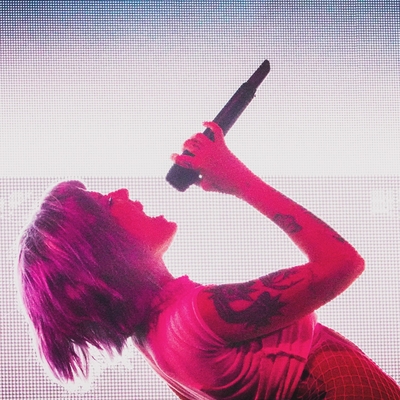 © instagram.com/massbroadcast
