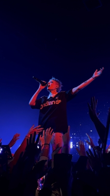 © x.com/winniecosmo
