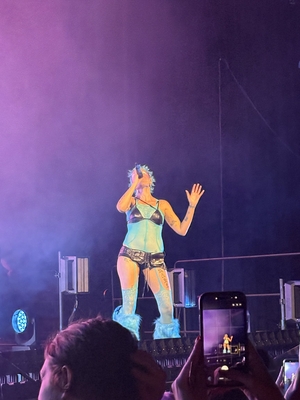 © x.com/wideawakeora
