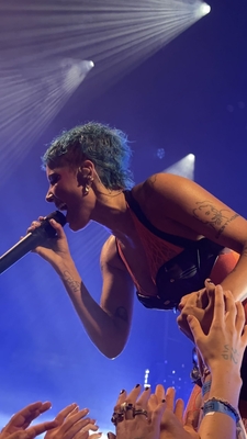 © x.com/lastkissperry
