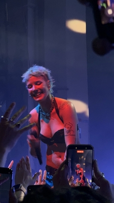 © x.com/sourapplebaby
