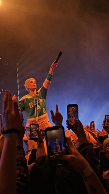 © x.com/hopeIessdevotee
